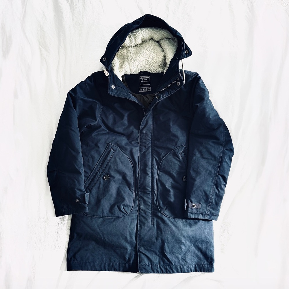 Abercrombie & Fitch Navy Blue Parka with Sherpa Hood lining Size S